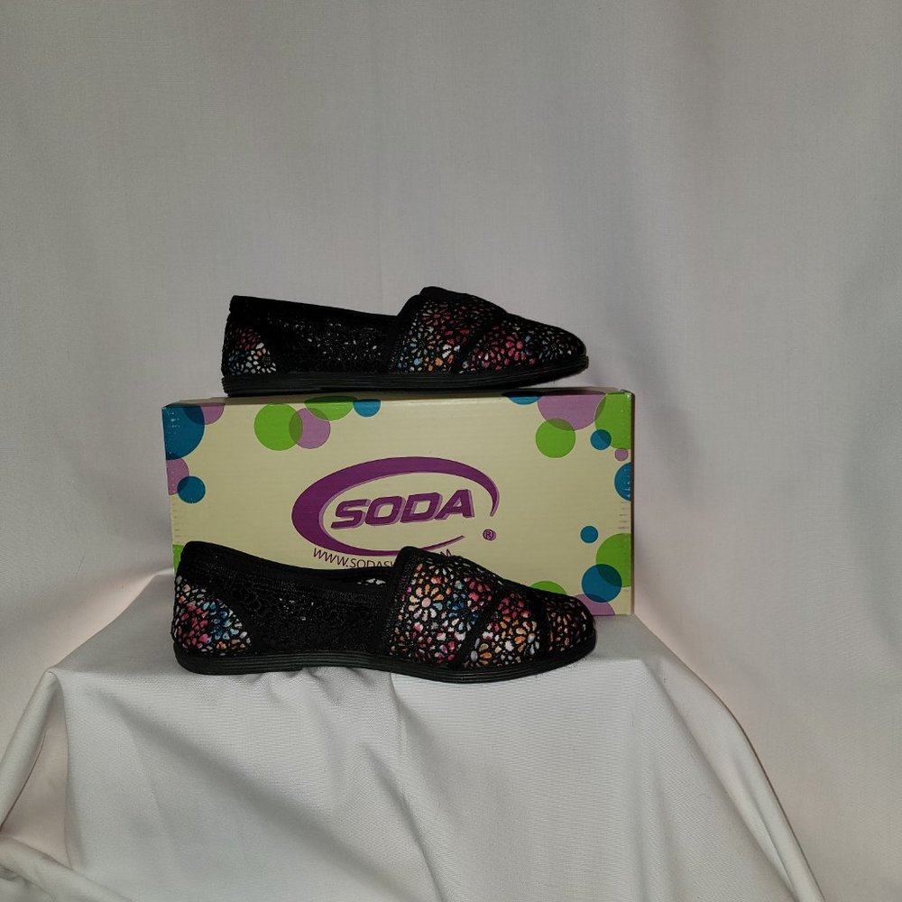 Soda Espadrilles Size 7 - Black Lace and floral - New in Box - Picture 2 of 6